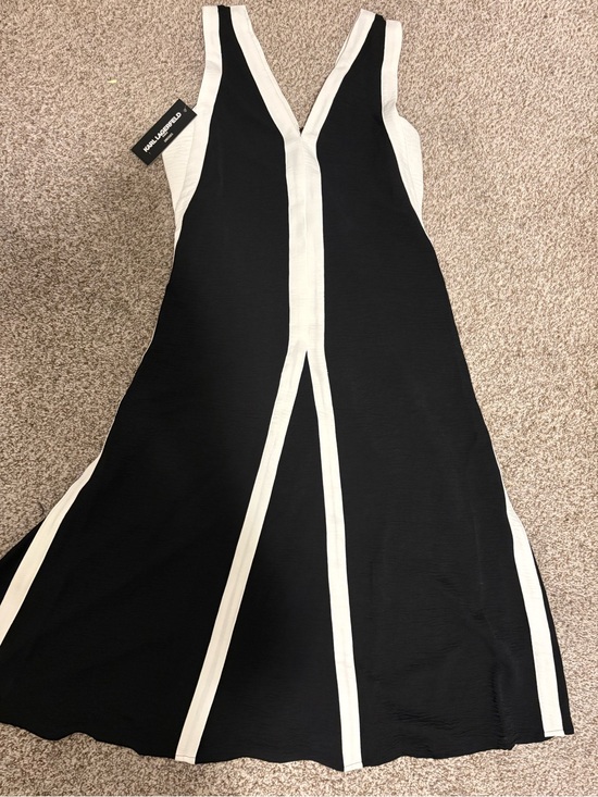 Karl Lagerfeld Dresses & Skirts - Karl Lagerfeld Black and White V-Neck Paneled Midi Dress